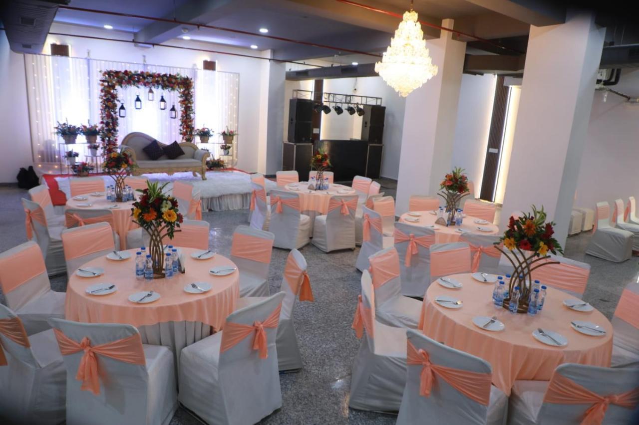 Hotel Rr Galaxy à Gurgaon Extérieur photo