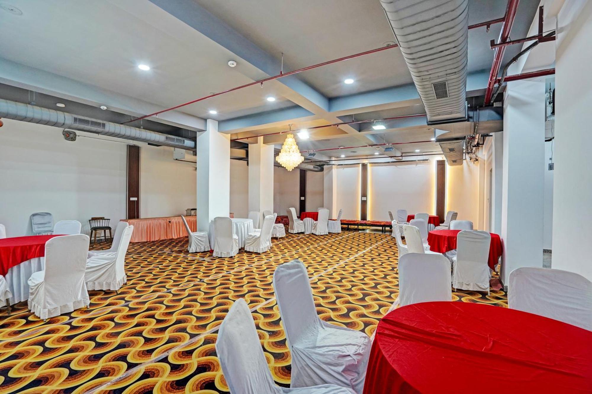 Hotel Rr Galaxy à Gurgaon Extérieur photo