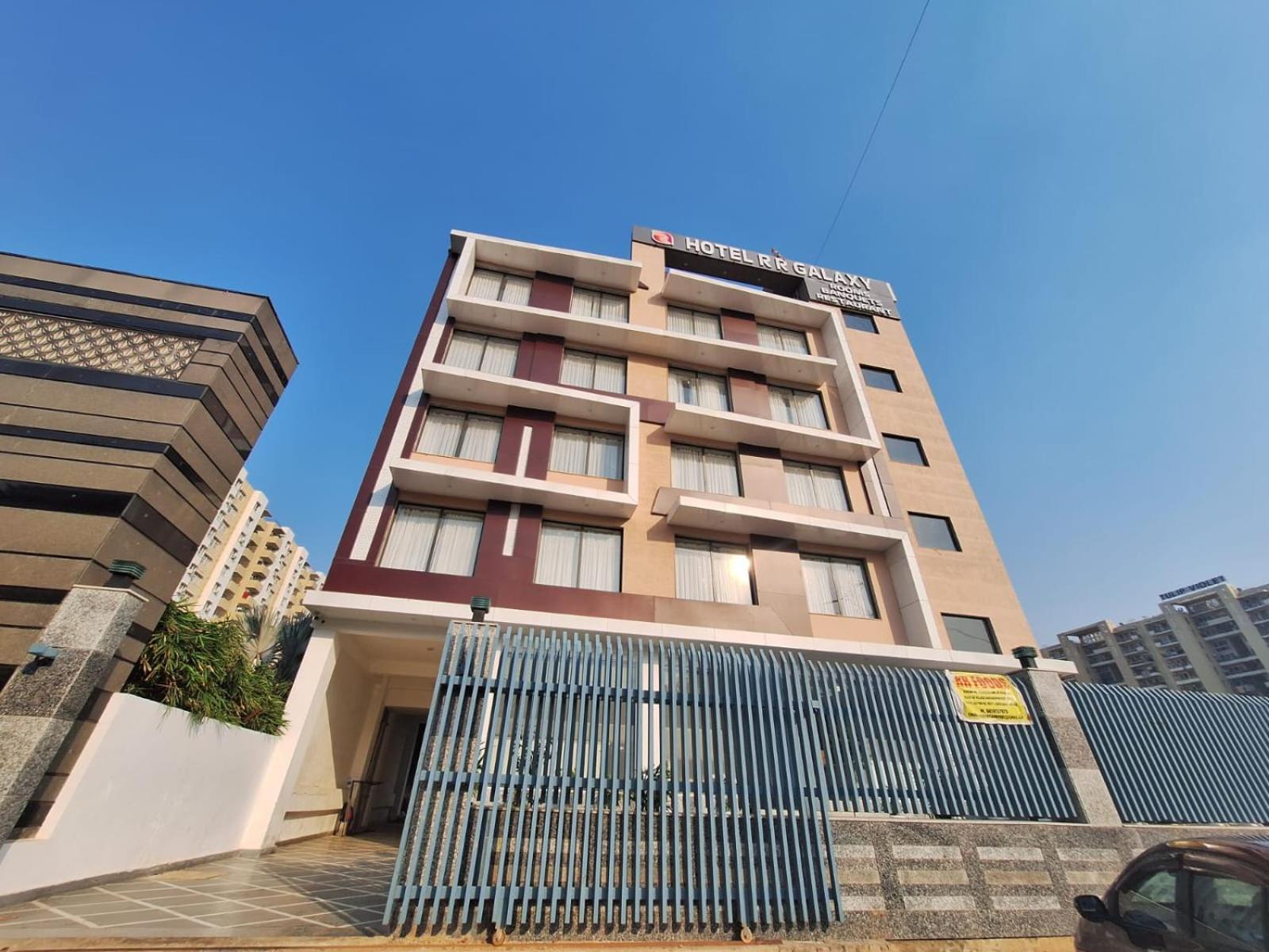Hotel Rr Galaxy à Gurgaon Extérieur photo