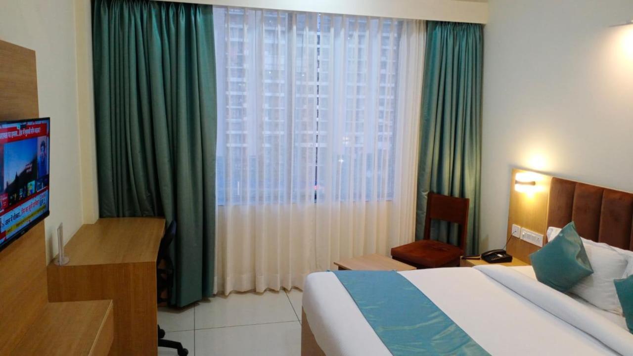 Hotel Rr Galaxy à Gurgaon Extérieur photo