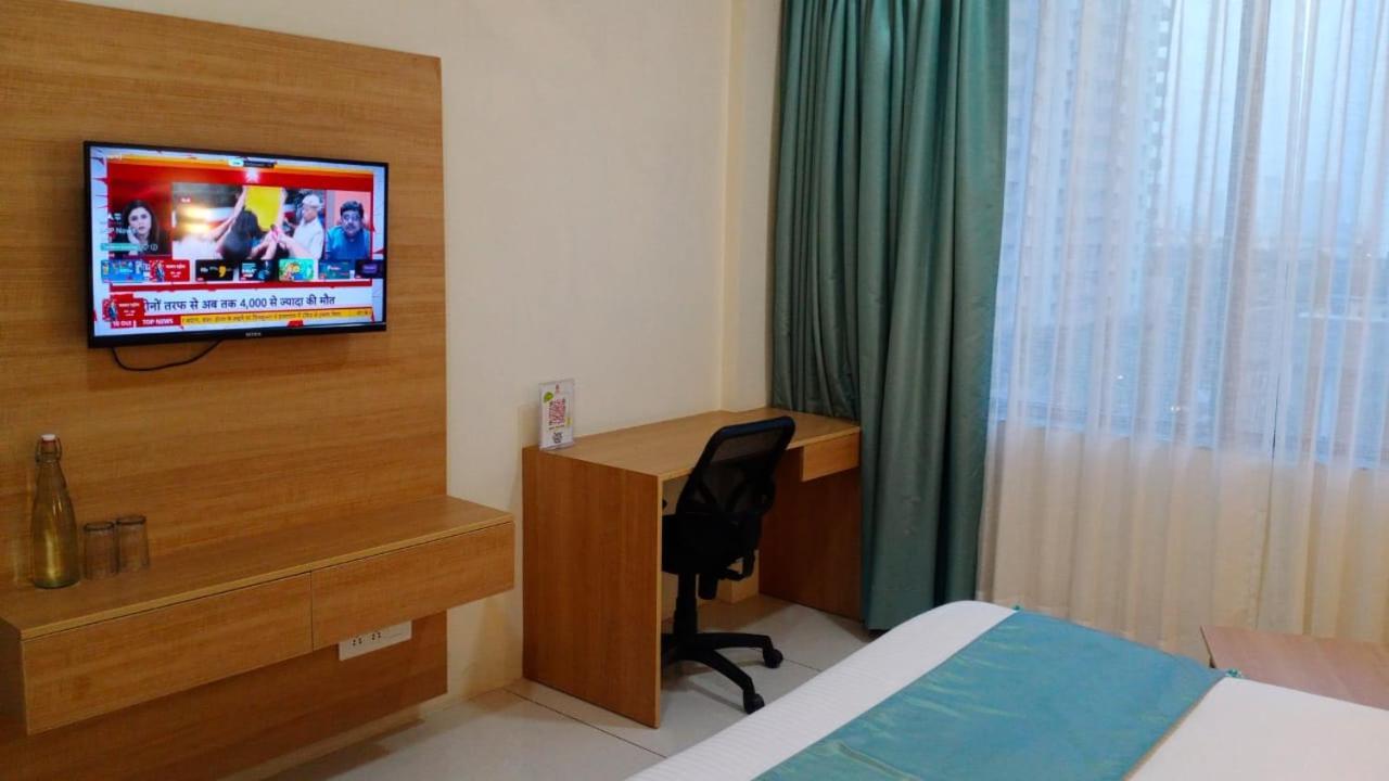 Hotel Rr Galaxy à Gurgaon Extérieur photo